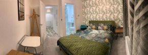 Peterborough City Center Rooms With Free Private Parking